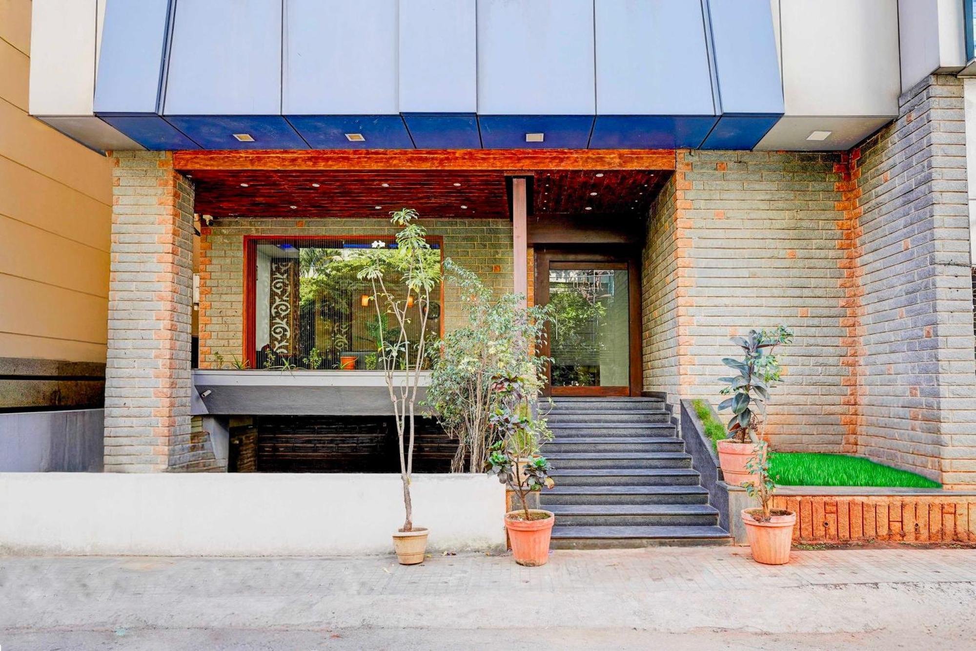 Hotel Collection O Indiranagar Bangalore