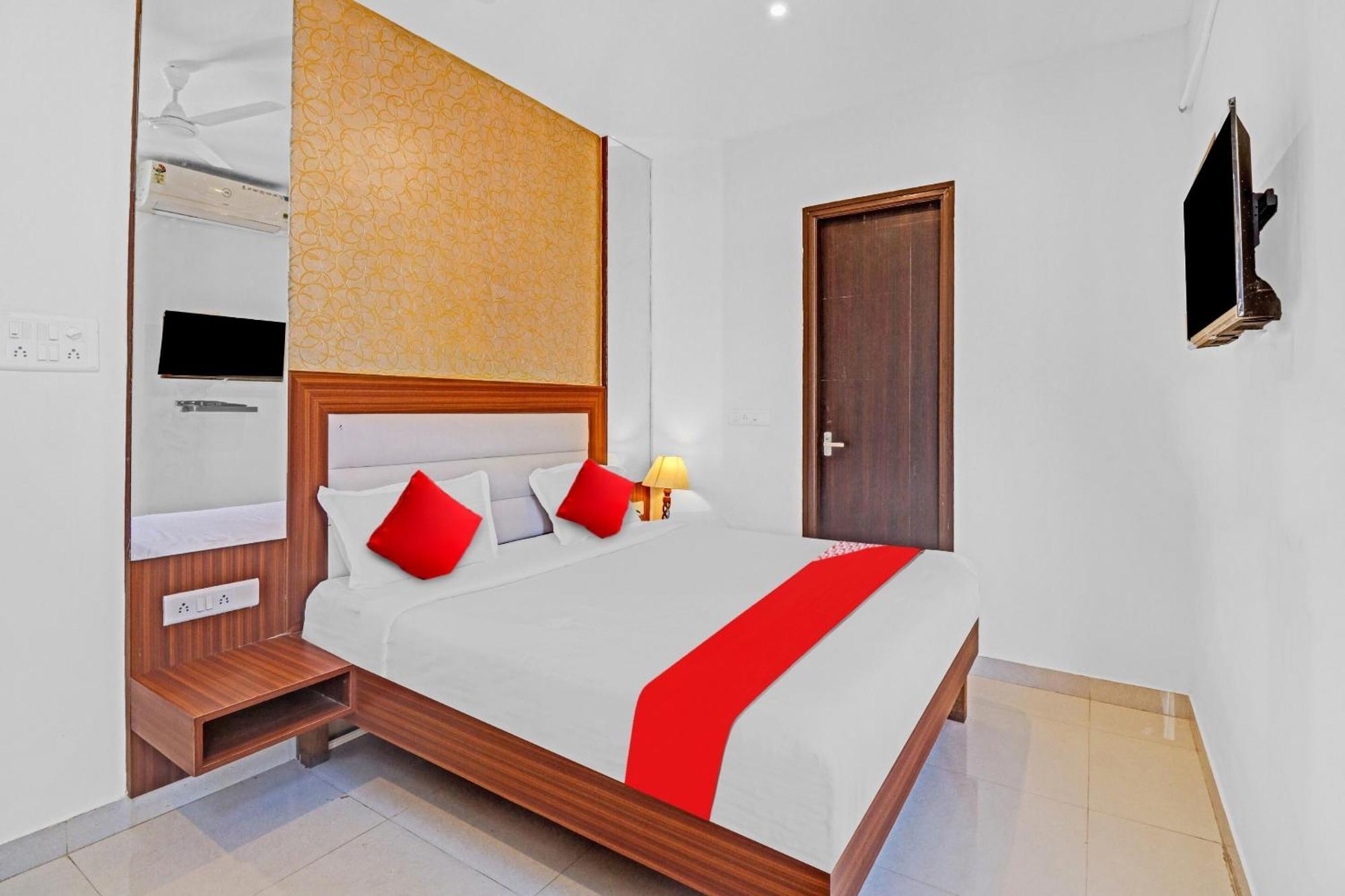 Hotel O Akshatha Comforts 4*