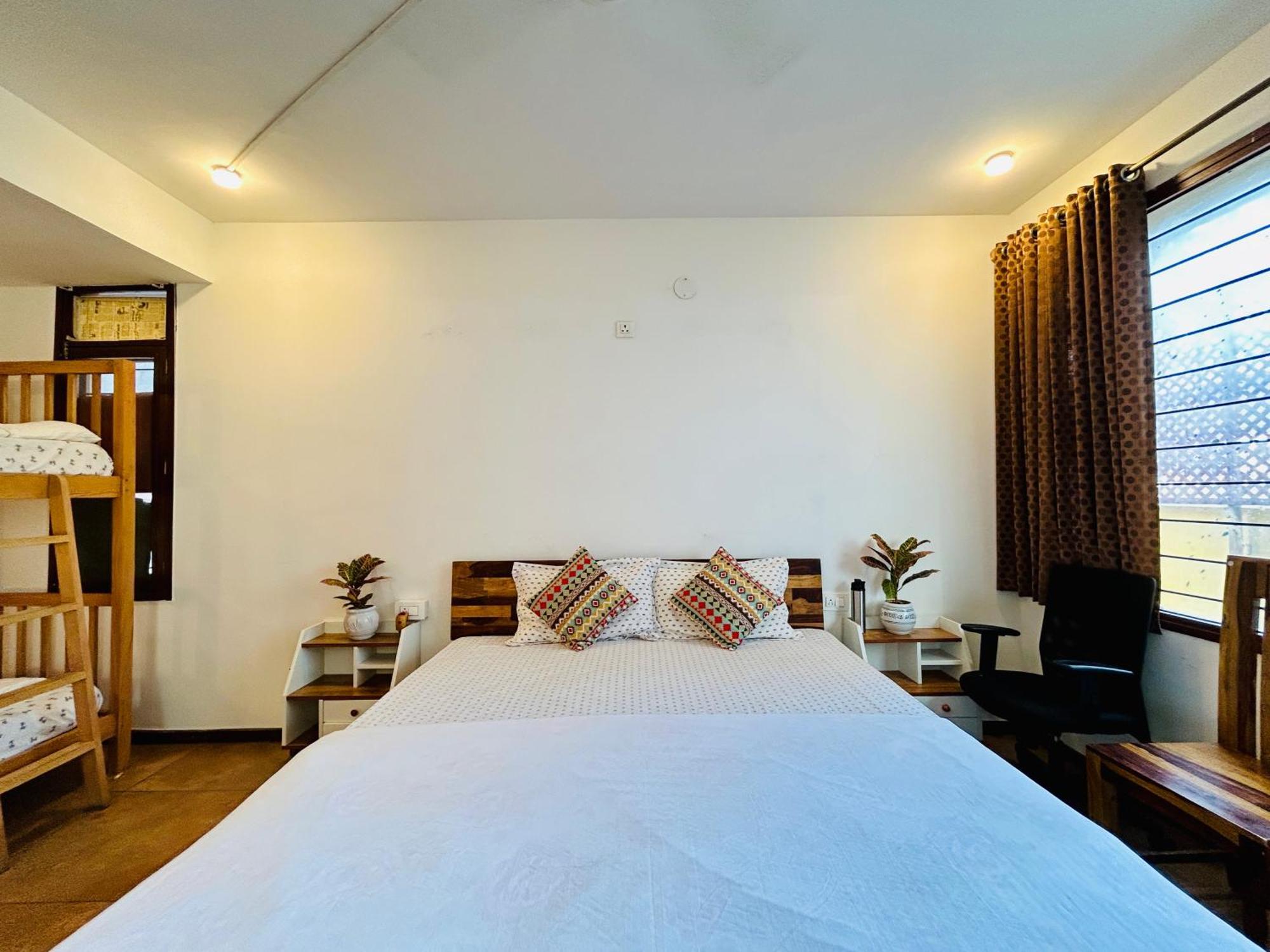 Hostel Jugglers Rest Boho Style 4 Bedroom Spacez Luxury *