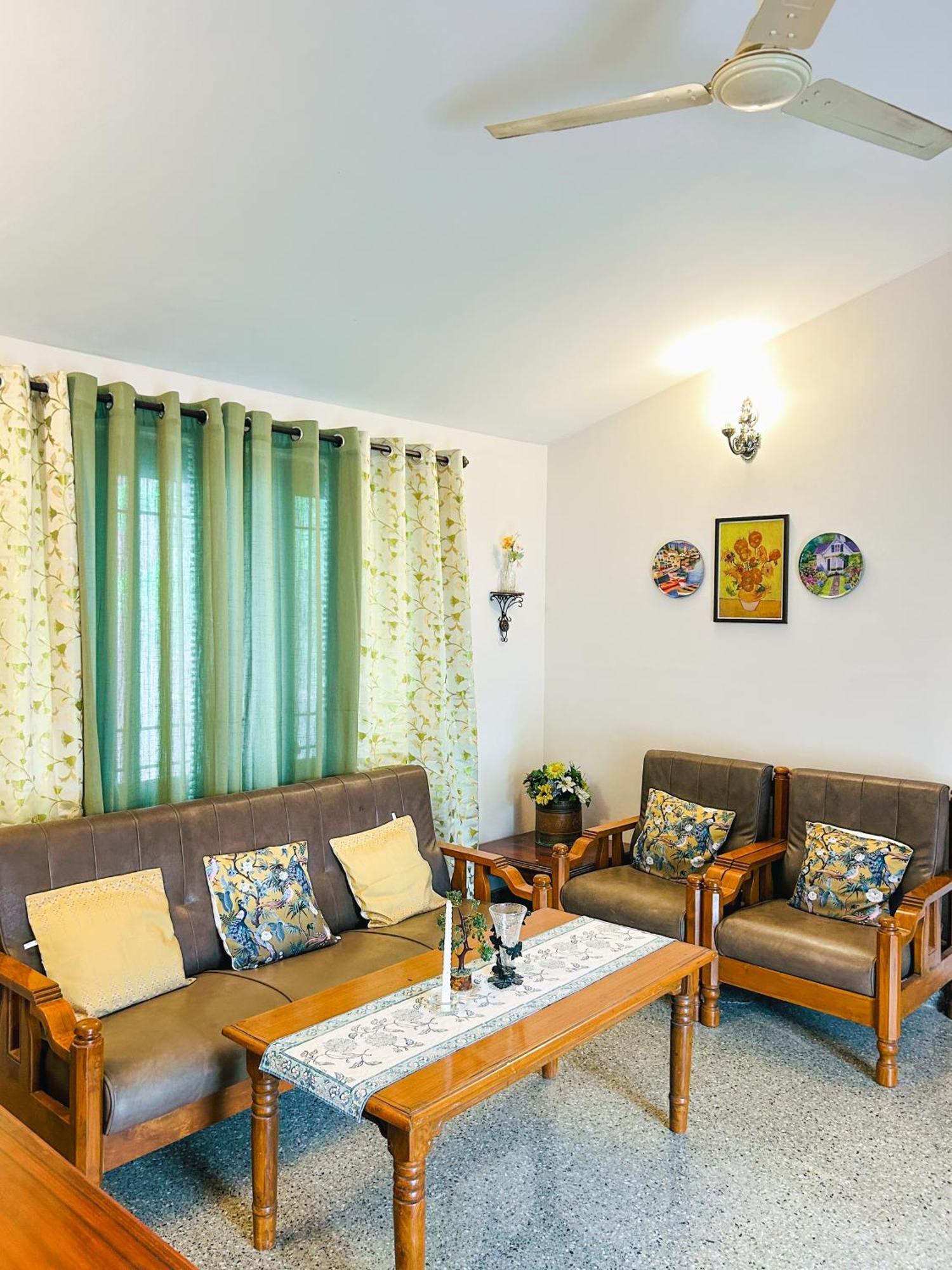 Villa Cinecastle 3bhk Luxury *