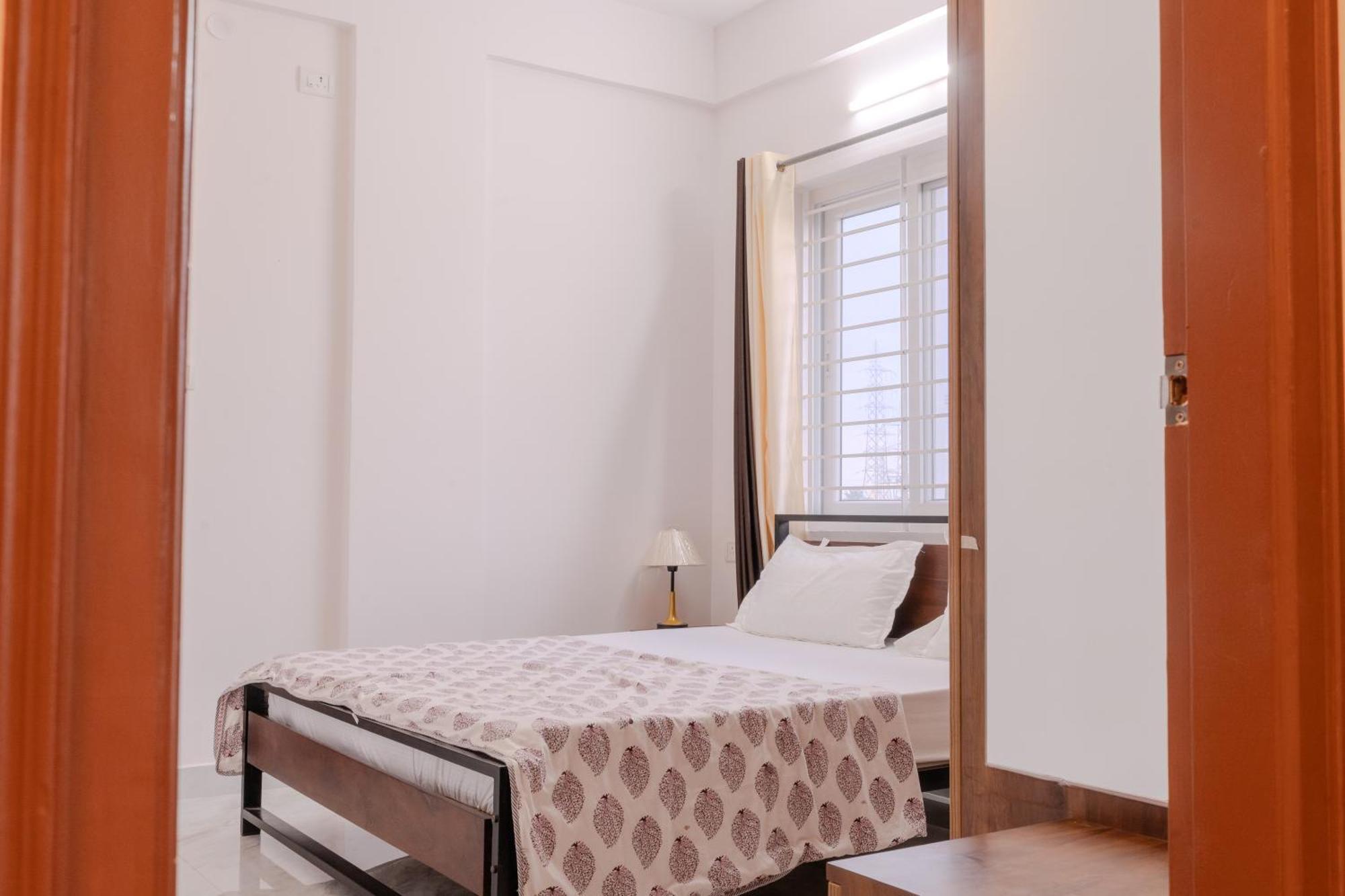 Modern With Balcony - Electronic Apartment *