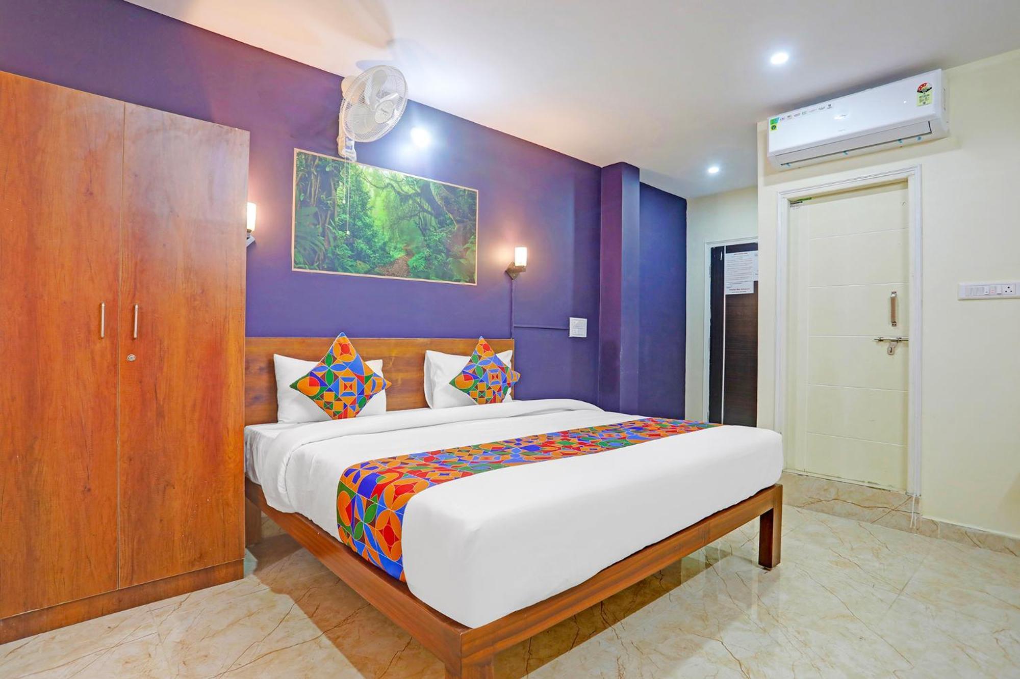 Hotel Fabhotel Sujatha Residency - Ramamurthy Naga