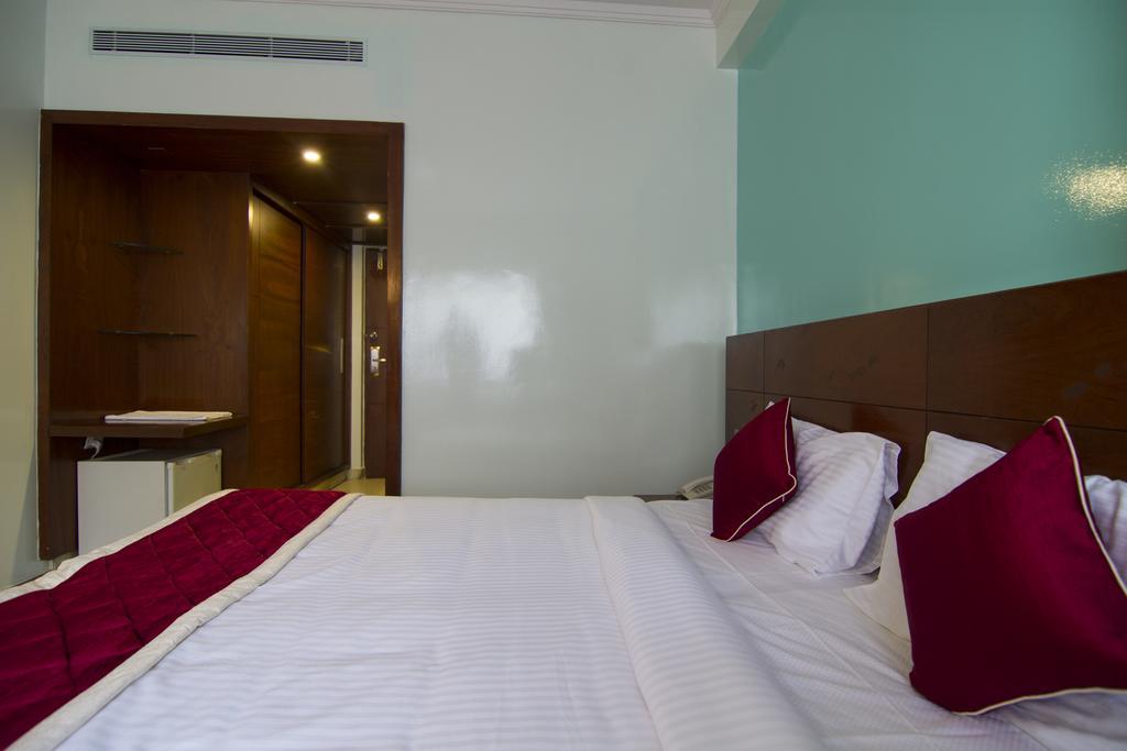 Oyo Indiranagar 210 3*