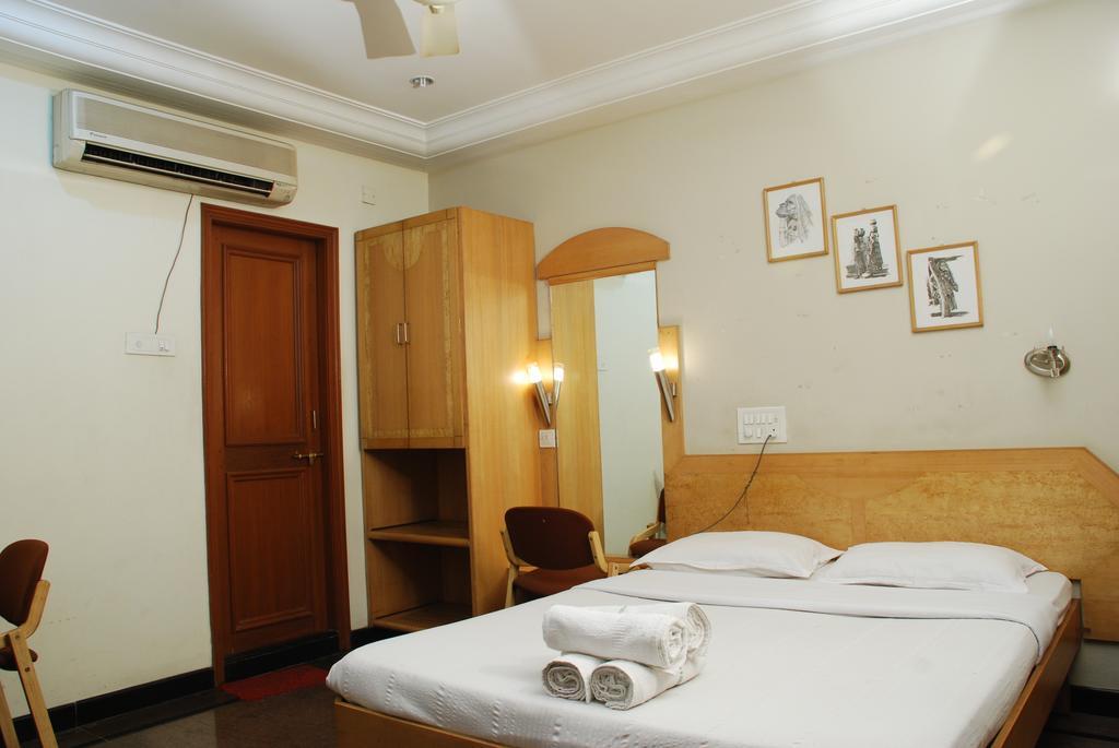 Hotel Kamat's Lalbagh *