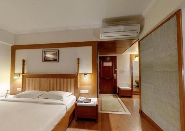 Hotel Parijatha Gateway 3*