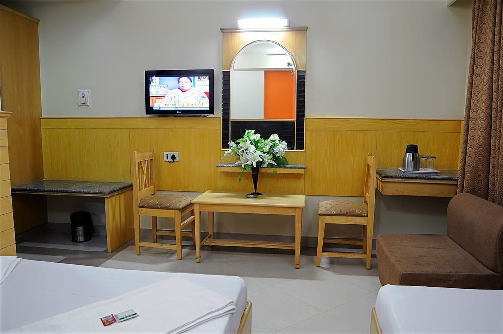 Sri Trupthi Comforts Hotel