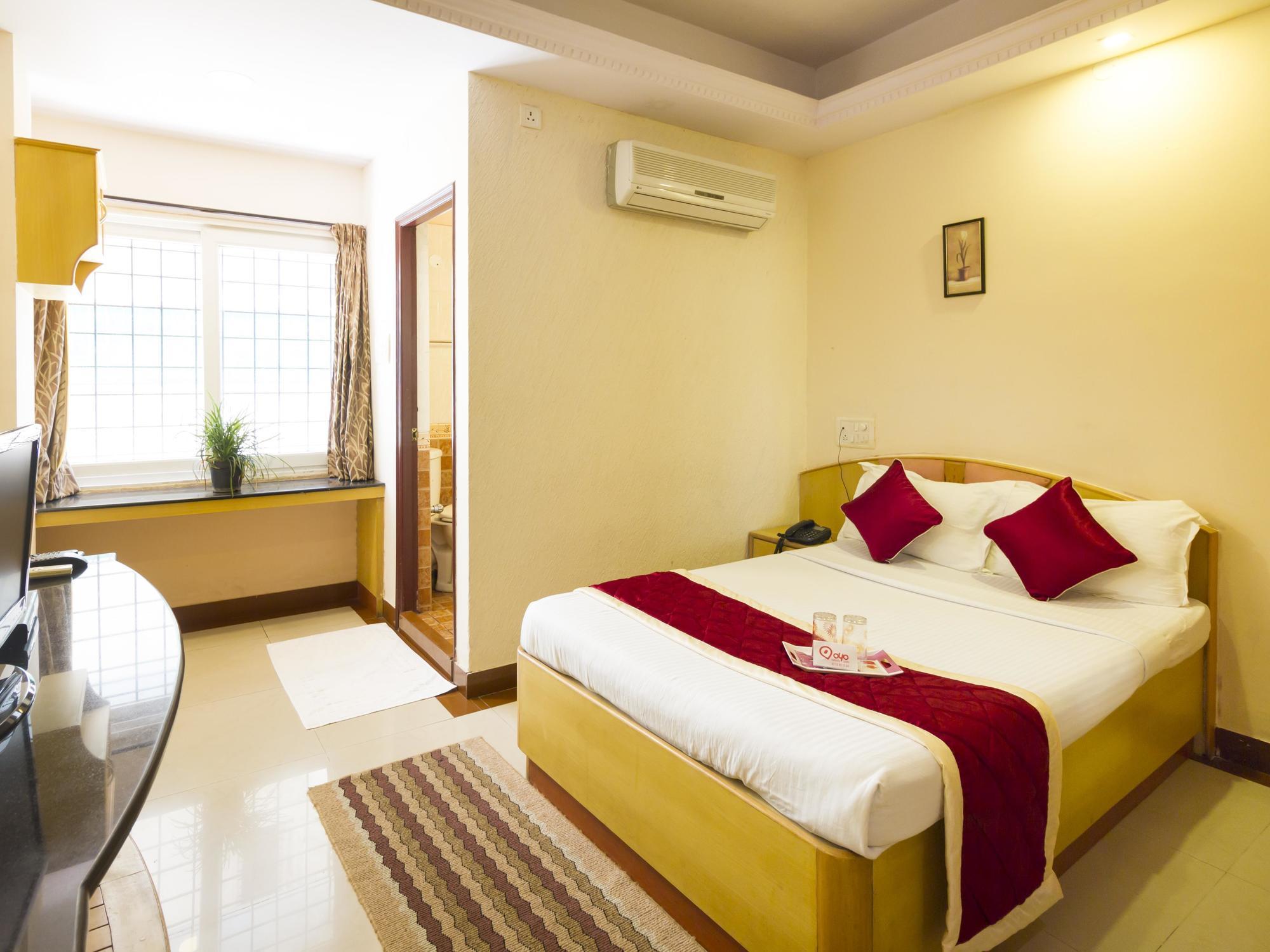 Hotel Oyo 374 Near Fortis Hospital Bangalore