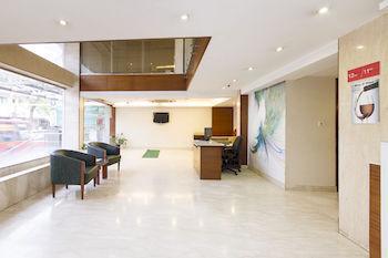 Oyo Premium Cunningham Road Hotel 3*