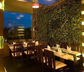 Sandesh Kingston Hotel 3*