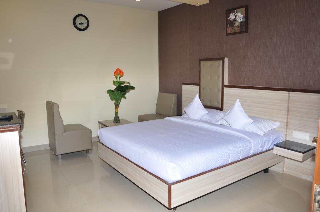 Kadmaba Guestline Hotel Bangalore