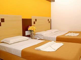 Hotel Ug Deluxe *