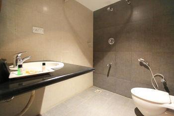 Hotel Zo Jp Nagar Metro Station Bangalore