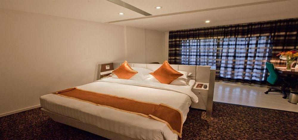 Hotel Trinity Isle Bangalore