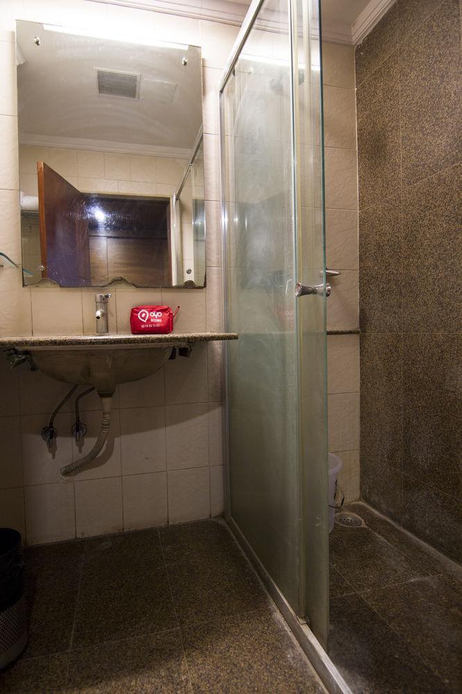 Hotel Oyo Indiranagar 210