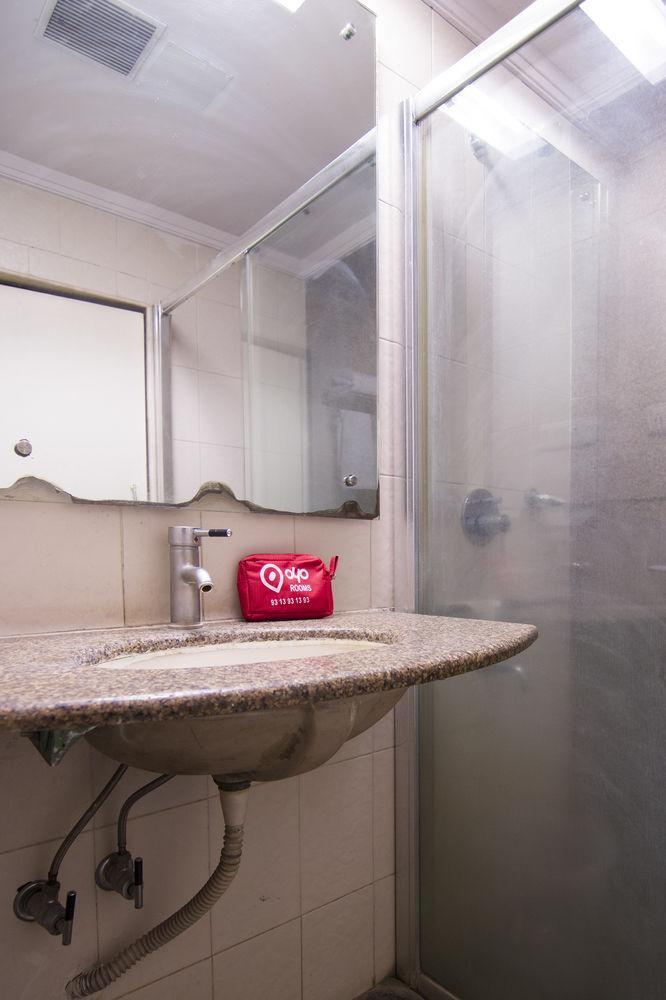 Hotel Oyo Indiranagar 210 Bangalore