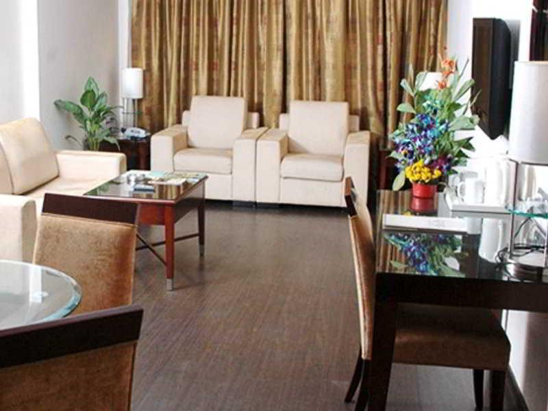Hotel Citadel Sarovar Portico 4*