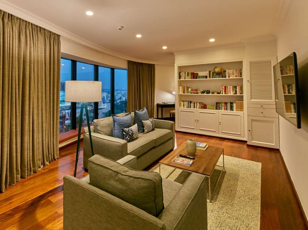 The Waverly Hotel & Residences 4*