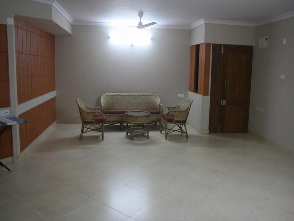 Oyo 374 Near Fortis Hospital 3*