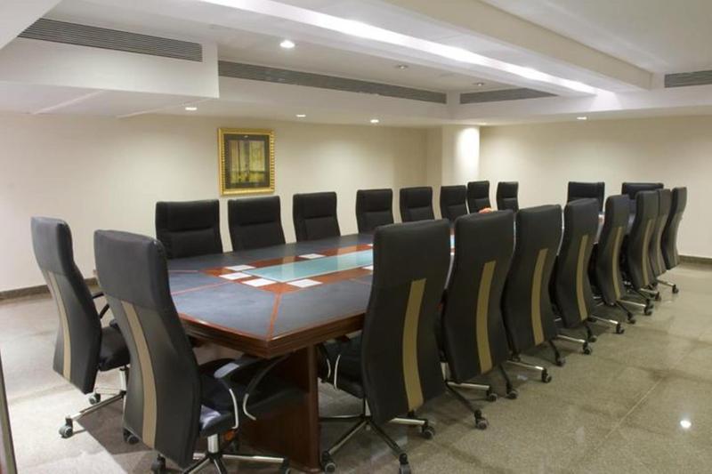 Hotel Citadel Sarovar Portico 4*