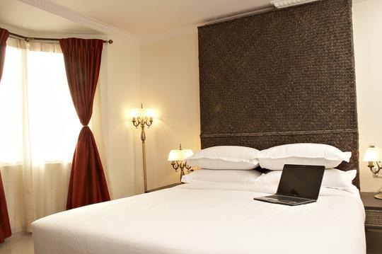 Hotel Shilton Royale Bangalore