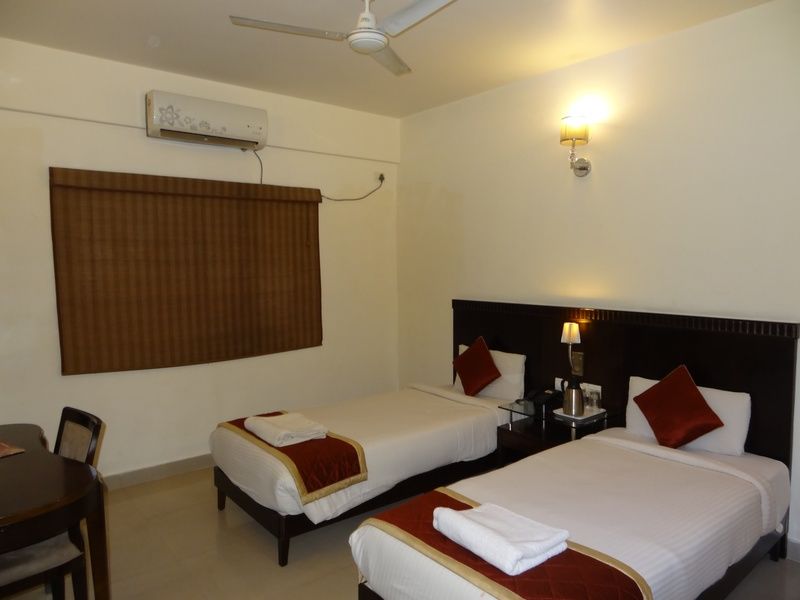 Hotel Amshi International