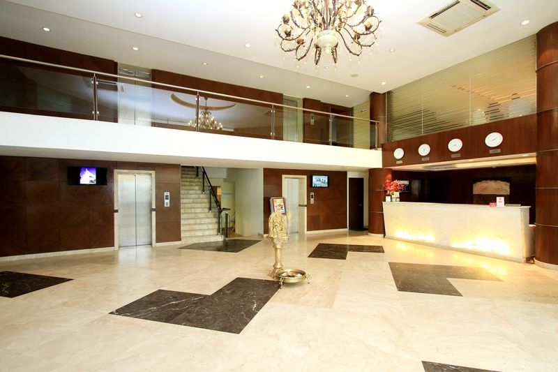 Shravanthi Sarovar Portico Hotel