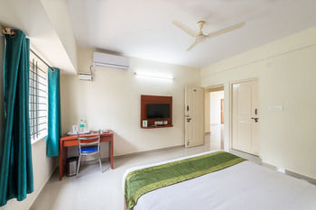 Treebo Ample Premium Hotel 3*