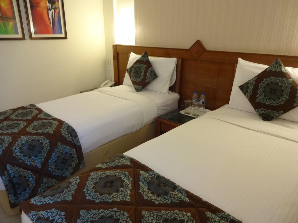 Hotel J P Cordial 3*