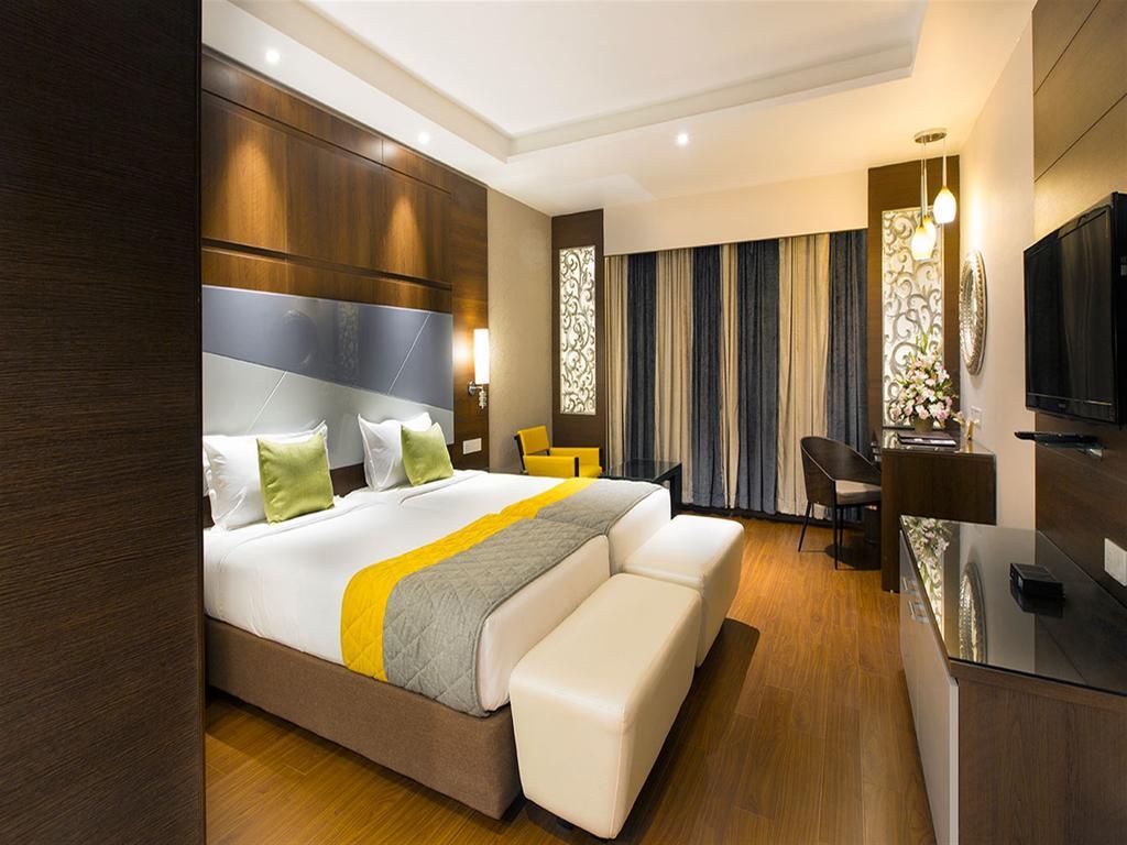 The The Grand Magrath