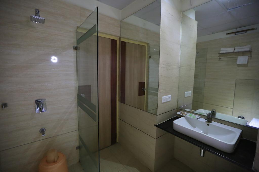 Apollo Sindoori Limited Hotel Bangalore