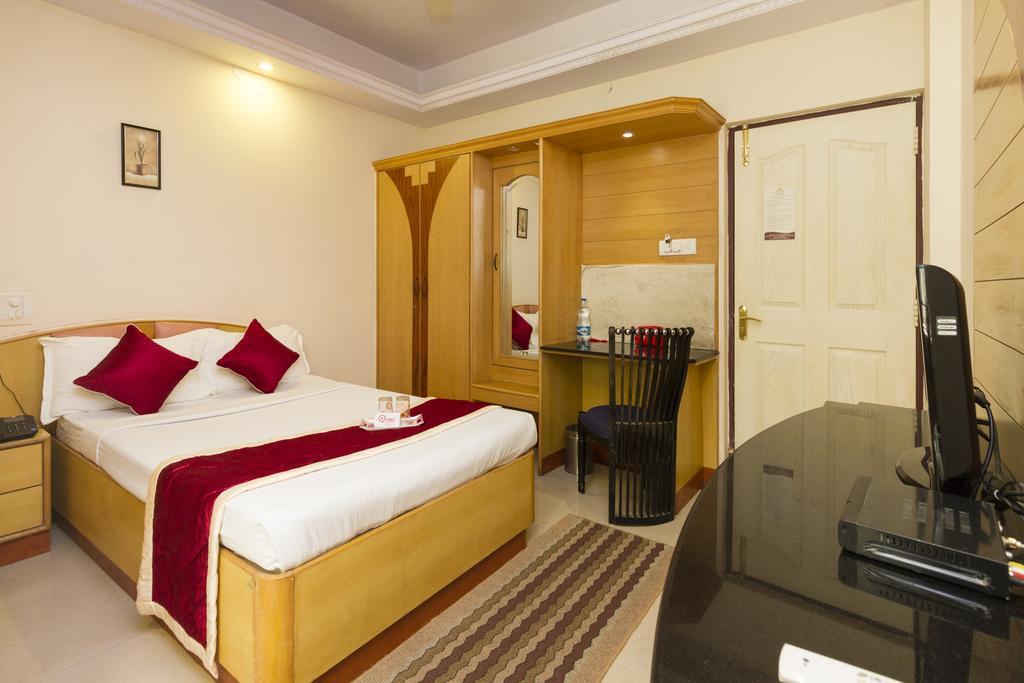 Oyo 374 Near Fortis Hospital Hotel Bangalore