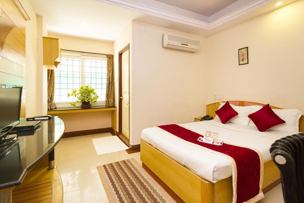 Hotel Oyo 374 Near Fortis Hospital Bangalore