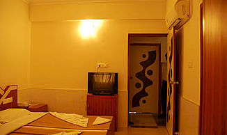 Hotel Oyo 9633 Srinidhi Residency Bangalore
