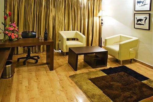 Hotel The Woodrose Bangalore