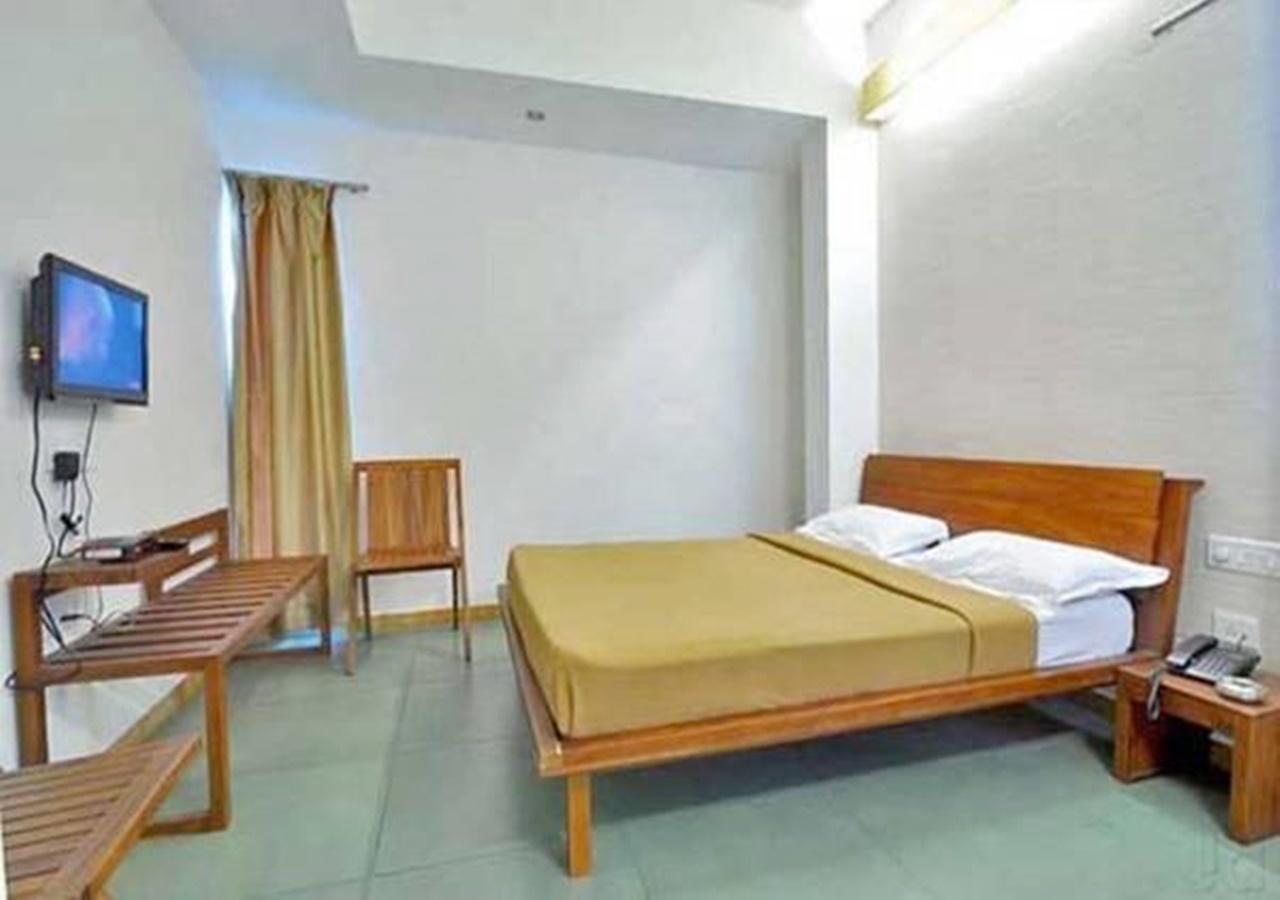 Hotel Hotel Holiday Home 2*