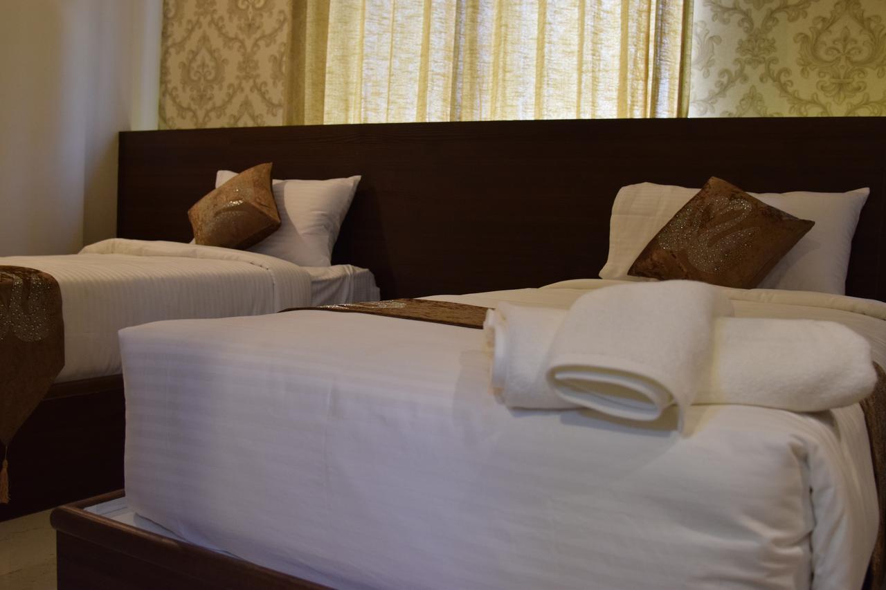 Hotel Capital O 9917 Sjr And Comforts Bangalore