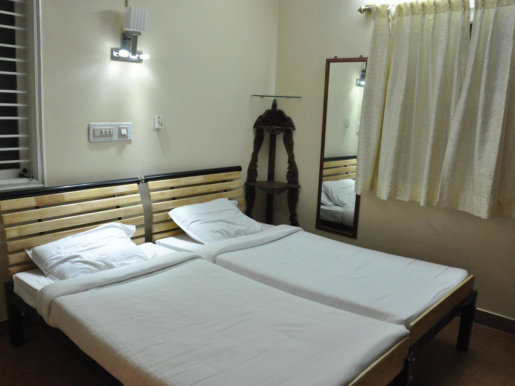 Hotel Merivianlets Service Bangalore