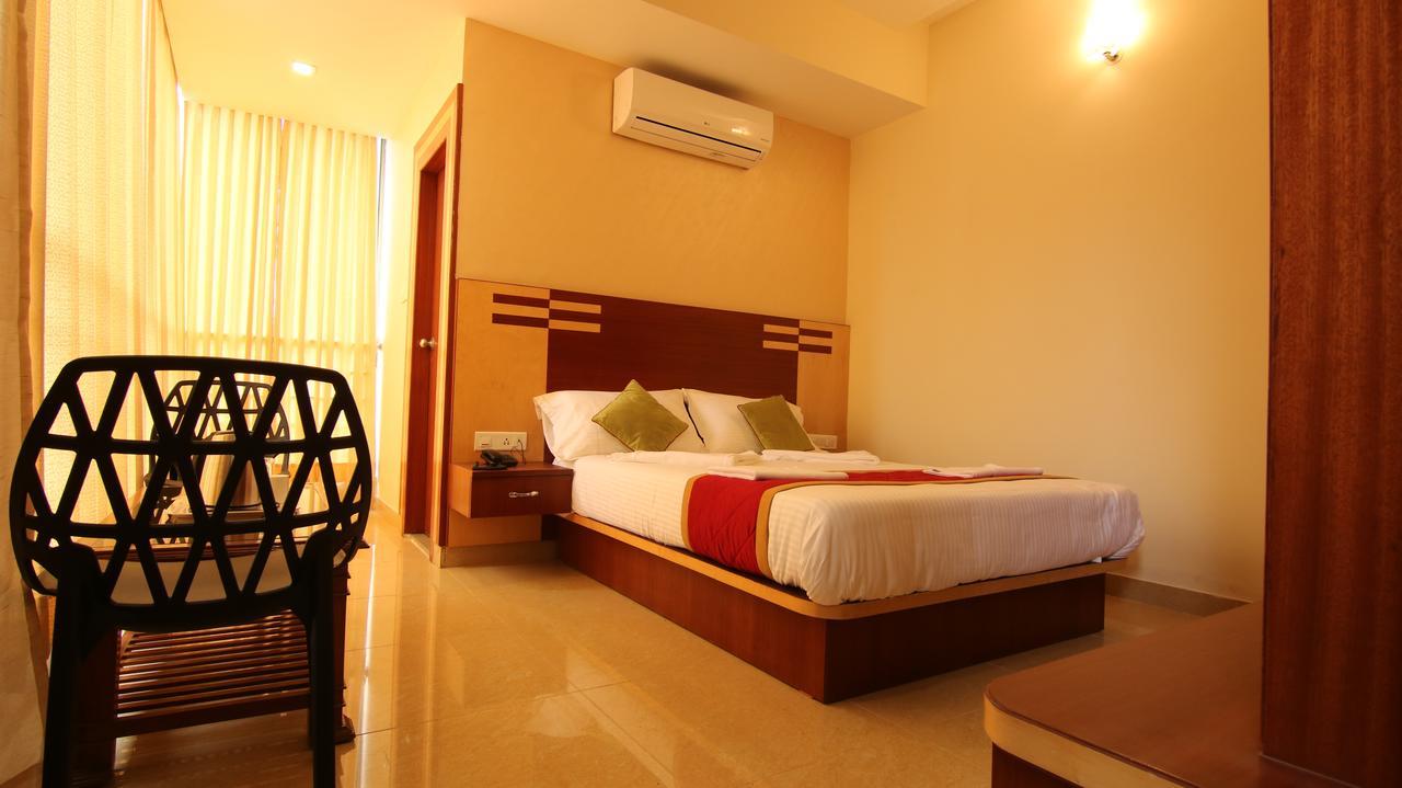 Sri Nandi Comforts Hotel *