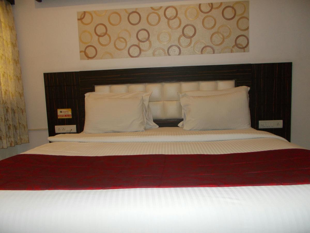 Srinidhi Grand Hotel