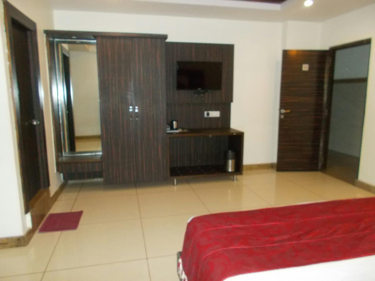 Hotel Srinidhi Grand *