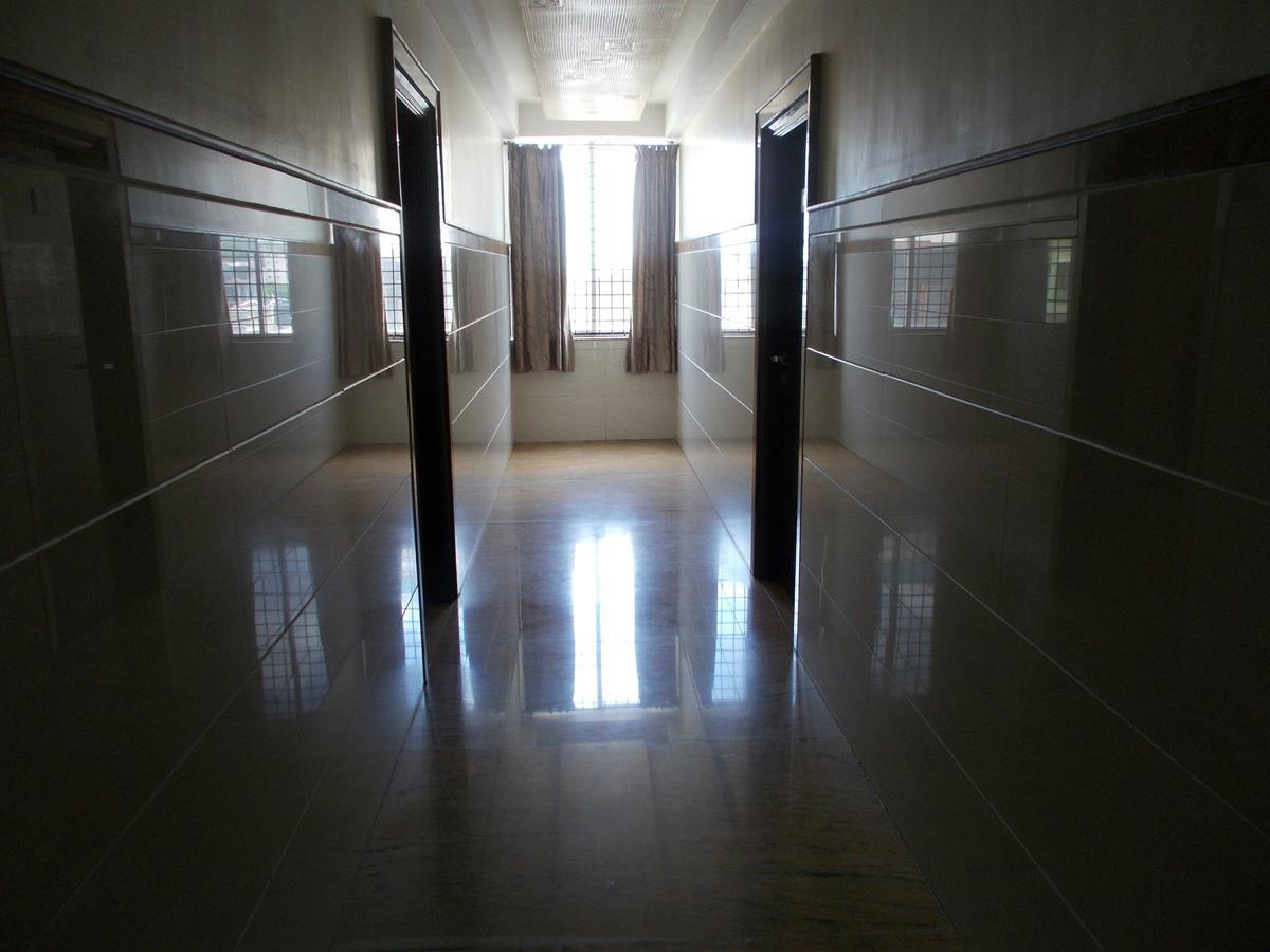 Hotel Srinidhi Grand *