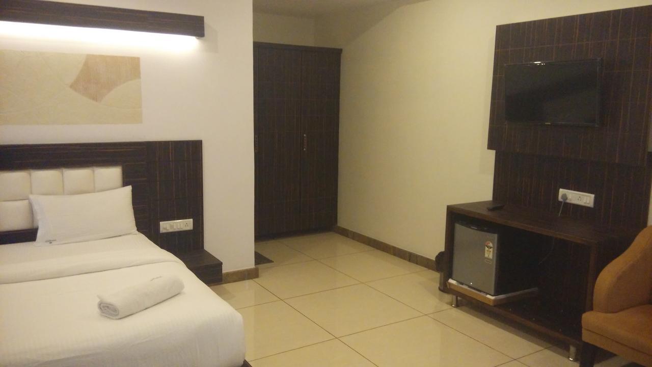 Srinidhi Grand Hotel