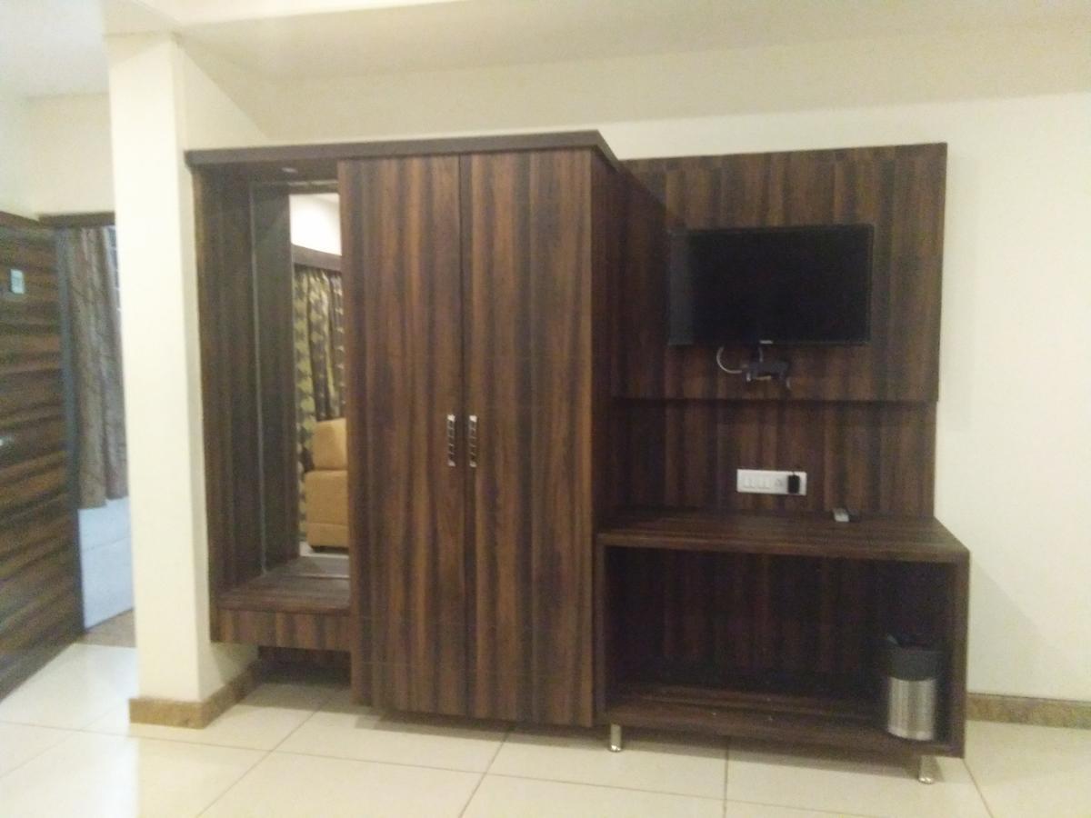 Srinidhi Grand Hotel