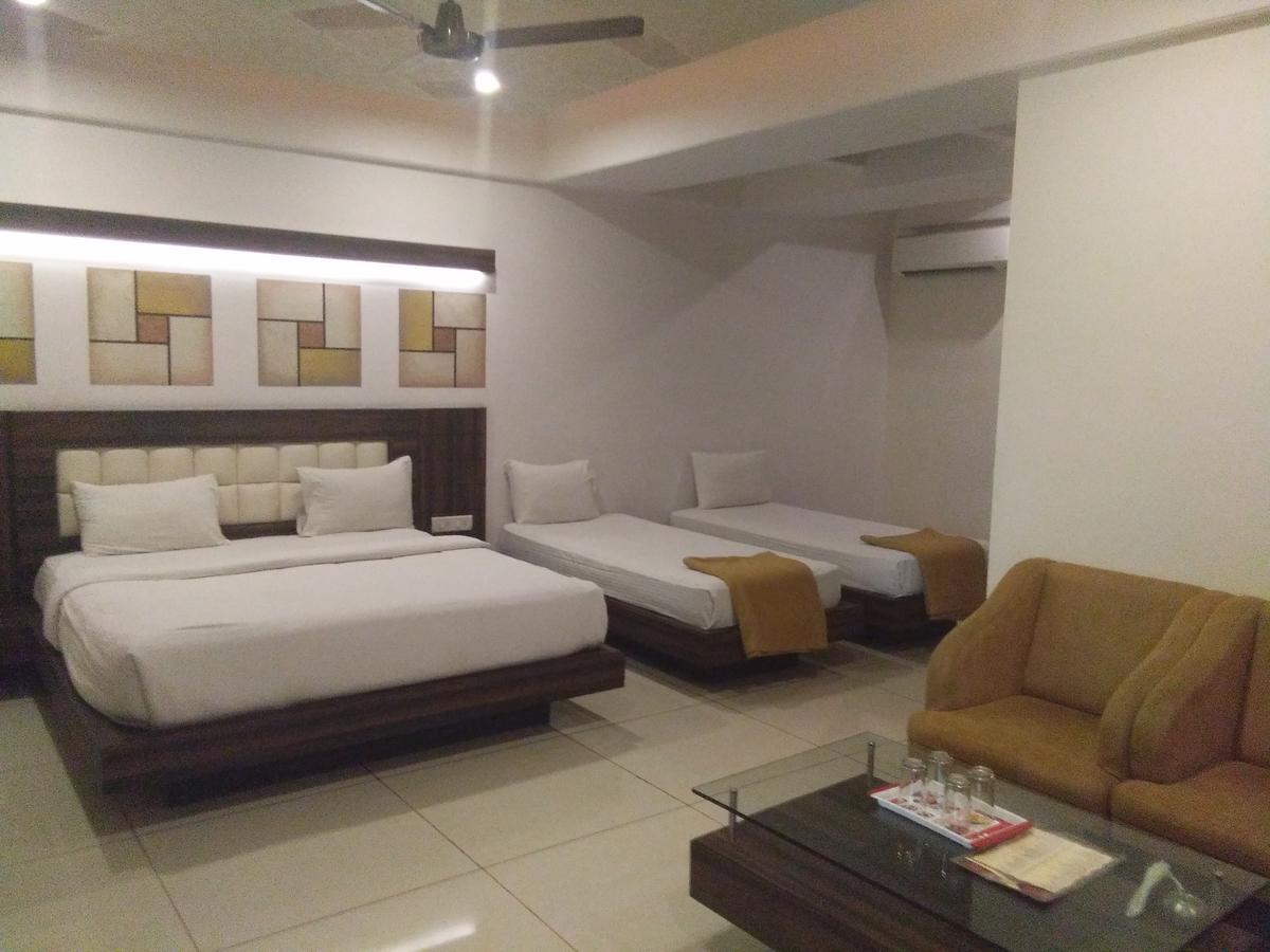 Hotel Srinidhi Grand