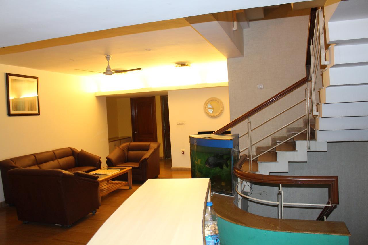 Golf Hotel *