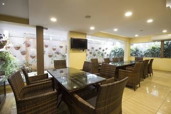 Oyo Premium Indiranagar Cambridge Layout Hotel 3*