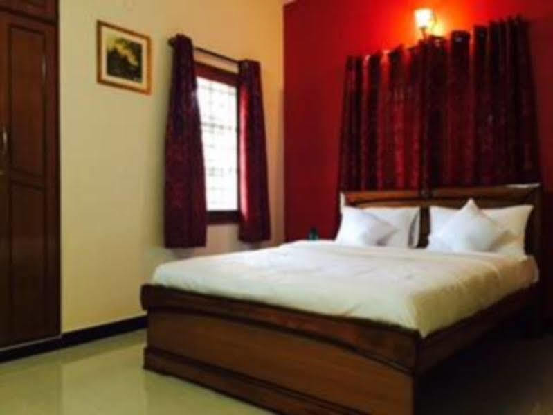 Queen's Castle Hotel 3*