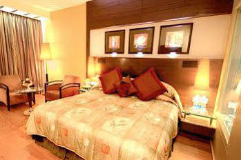 Hotel The Atria 4*