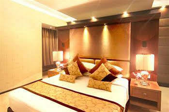 The Atria 4*