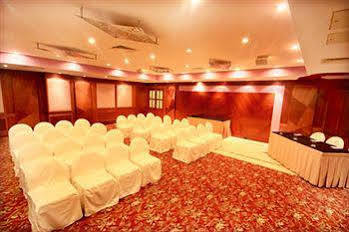 Hotel The Atria 4*